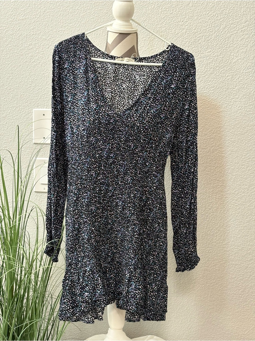 Pull&Bear Black Floral Mini Dress with V-Neck